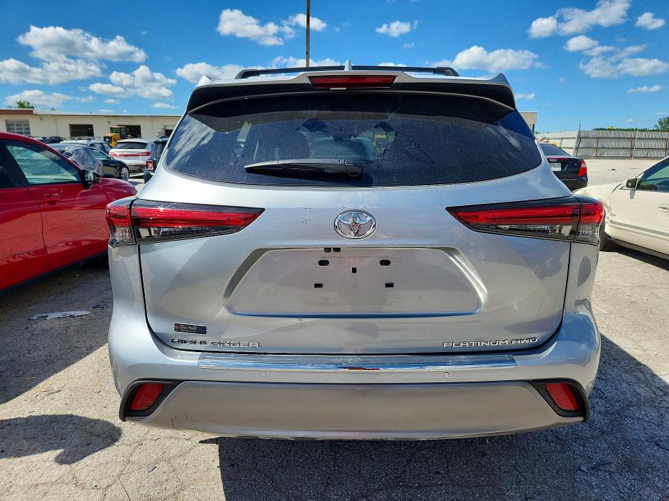 2023 Toyota Highlander VIN 5TDKDRBH8PS046705 COPART salvage auction — FRONT END, IL - SALVAGE CERTIFICATE, sold $25,000 on 2026-07-31 (photo 6)