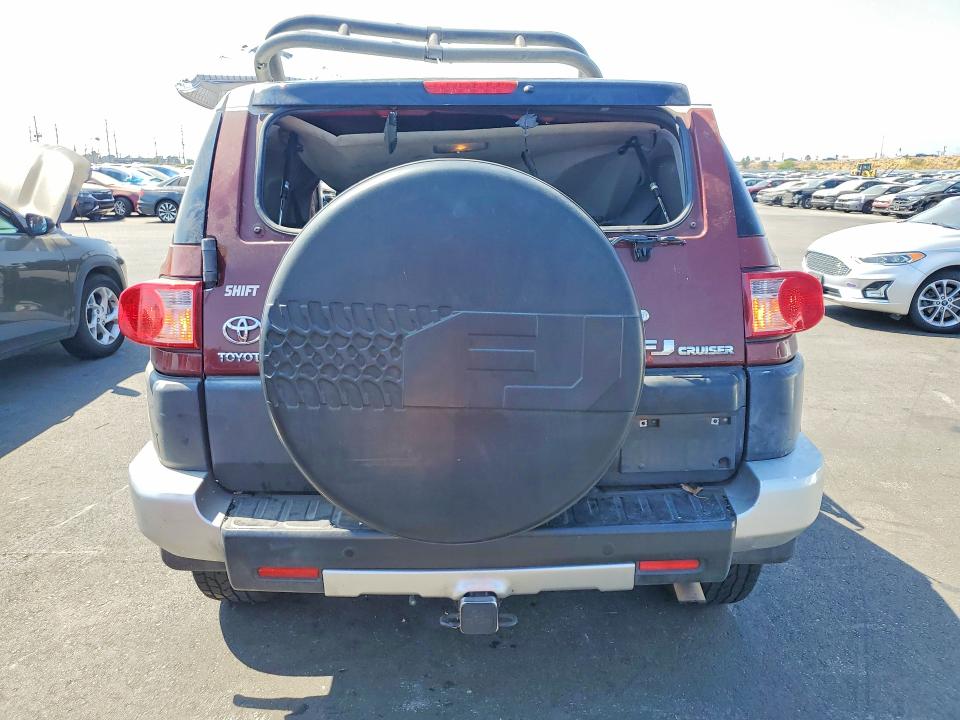 2008 Toyota Fj cruiser VIN JTEBU11F78K054641 COPART salvage auction — ROOF, Ca - Salvage Certificate, sold $3,650 on 2026-07-13 (photo 6)