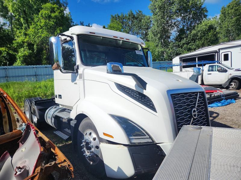 2019 Volvo VIN 4V4NC9EH9KN196952 — COPART salvage auction photo