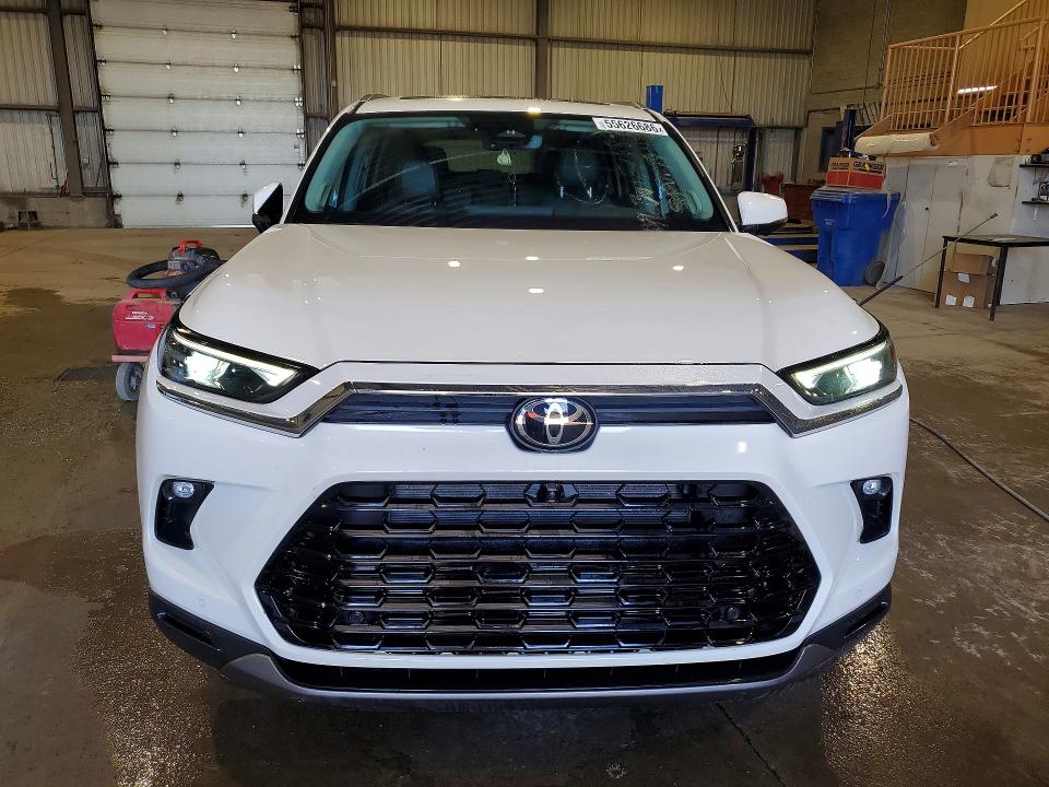 2024 Toyota Highlander VIN 5TDAAAB52RS012743 COPART salvage auction — VANDALISM, On - Permit No Brand - Unfit, sold $34,500 on 2026-07-08 (photo 5)