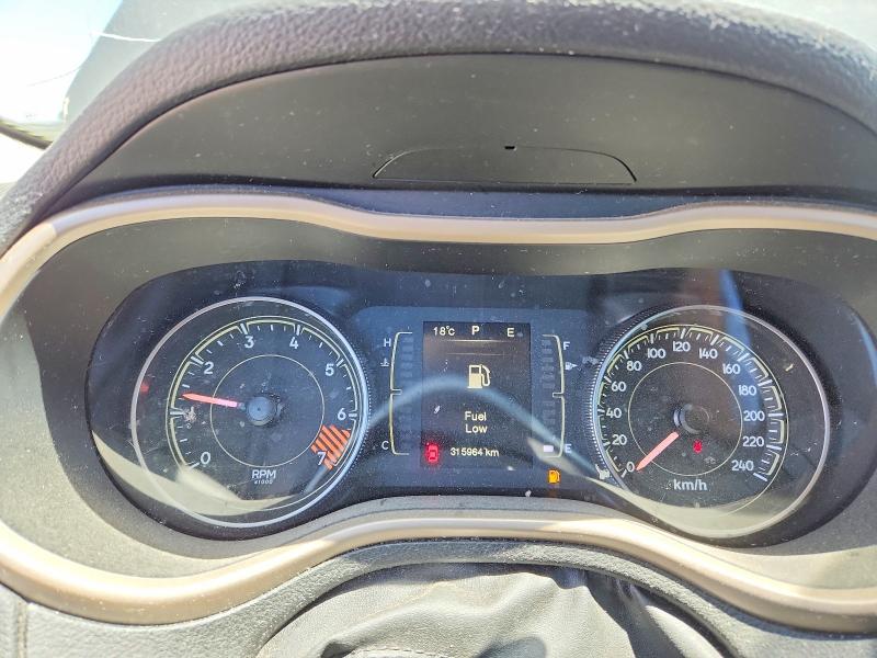 2014 Jeep VIN 1C4PJMAB4EW284739 COPART salvage auction — MINOR DENT/SCRATCHES, On - Permit No Brand - Unfit, sold $400 on 2026-07-03 (photo 9)