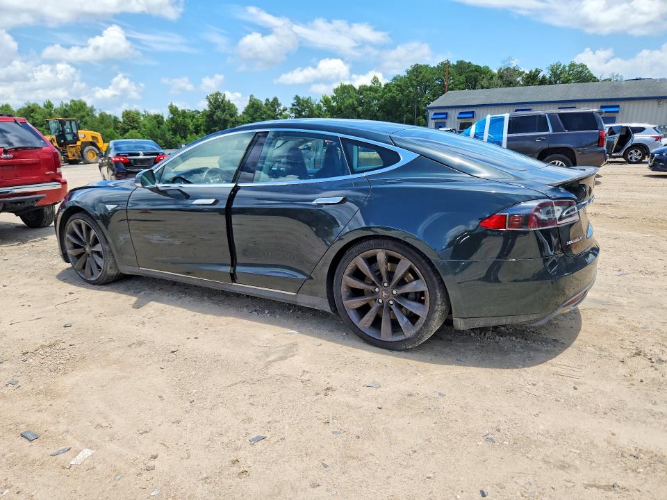 2013 Tesla Model s VIN 5YJSA1CPXDFP10826 COPART salvage auction — MINOR DENT/SCRATCHES, Salvage Title, sold $3,400 on 2026-07-24 (photo 2)