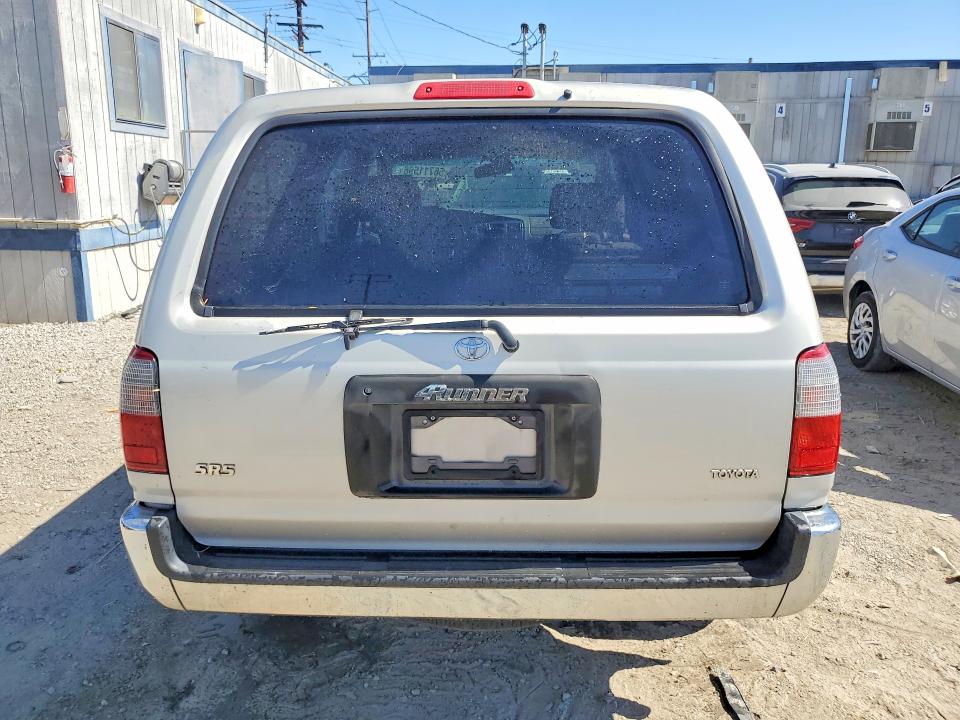 1998 Toyota 4runner VIN JT3GN86R2W0069354 COPART salvage auction — MINOR DENT/SCRATCHES, Mt - Dis/Dlr/Exp Only Clean Title, sold $900 on 2026-07-27 (photo 6)