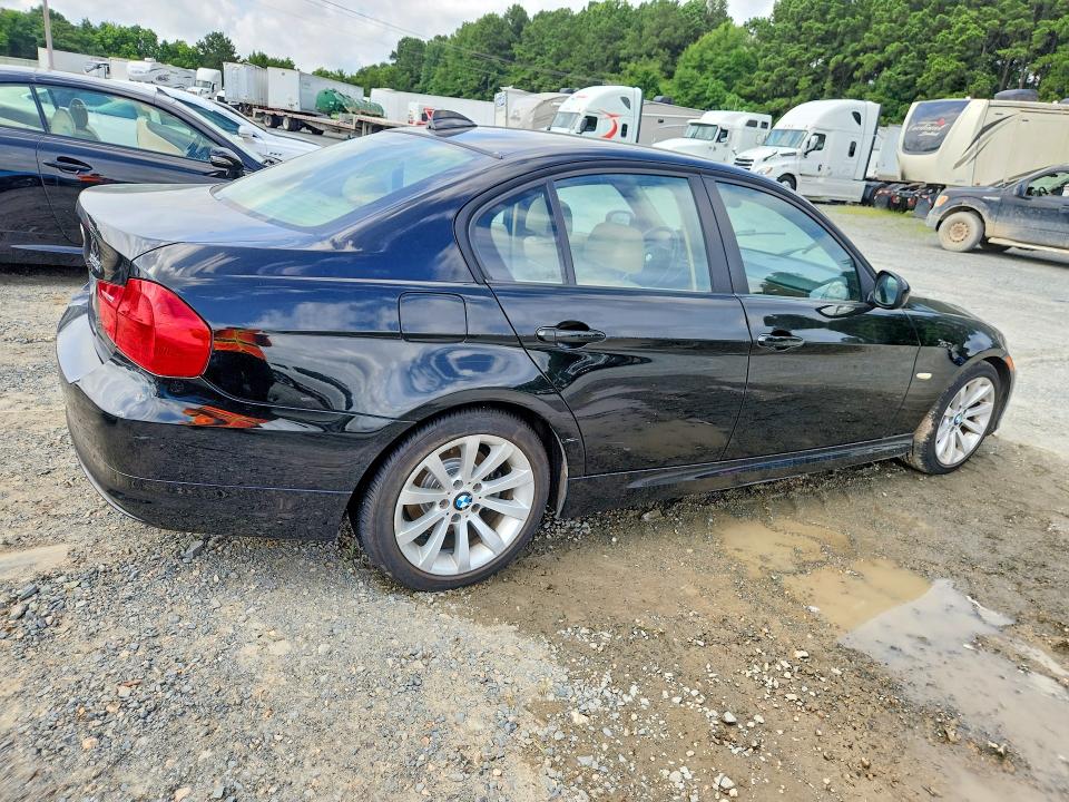 2011 BMW 3 series VIN WBAPH7C59BE461627 COPART salvage auction — WATER/FLOOD, LA - CERT OF TITLE-SALVAGE FLOOD, sold $325 on 2026-07-09 (photo 3)