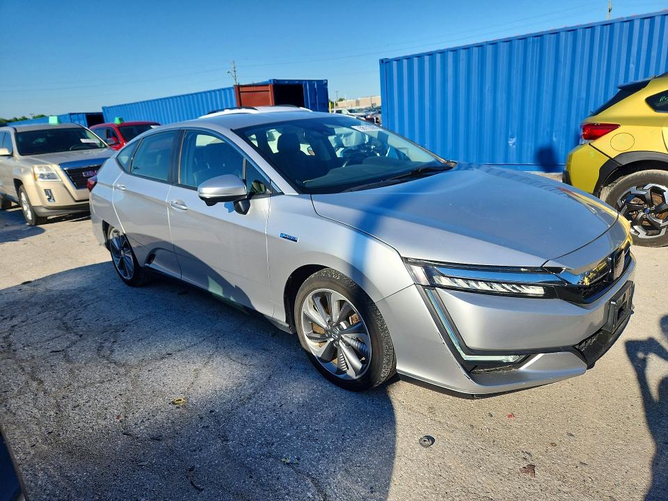 2018 Honda Clarity VIN JHMZC5F38JC003109 COPART salvage auction — BURN, IN - CERT OF TITLE-SALVAGE TITLE, sold $5,400 on 2026-07-31 (photo 4)