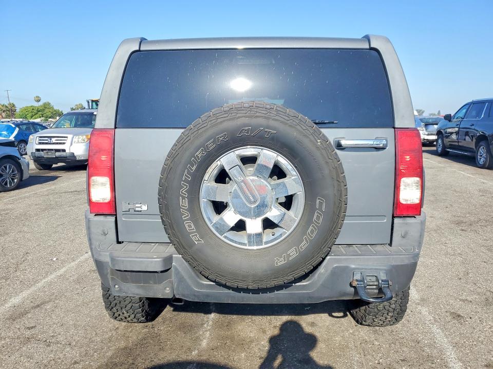 2008 Hummer H3 VIN 5GTEN13E888151081 COPART salvage auction — MINOR DENT/SCRATCHES, Ca - Dis/Dlr/Exp Only Clean Title, sold $725 on 2026-07-10 (photo 6)