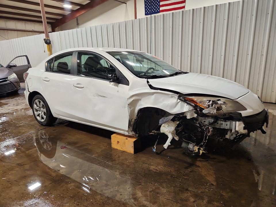 2011 Mazda 3 VIN JM1BL1UG0B1493978 COPART salvage auction — FRONT END, PA - CERTIFICATE OF SALVAGE, sold $400 on 2026-07-17 (photo 4)