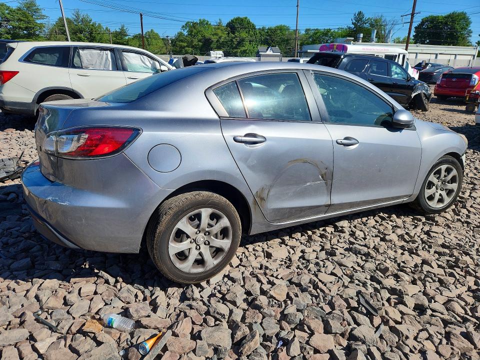 2011 Mazda 3 VIN JM1BL1UG5B1397537 COPART salvage auction — FRONT END, Pa - Certificate Of Salvage, sold $225 on 2026-07-06 (photo 3)