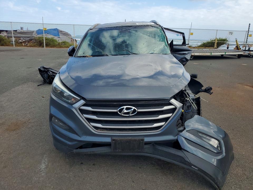 2017 Hyundai Tucson VIN KM8J33A47HU343516 COPART salvage auction — SIDE, HI - BILL OF SALE - PARTS ONLY, sold $400 on 2026-07-27 (photo 5)