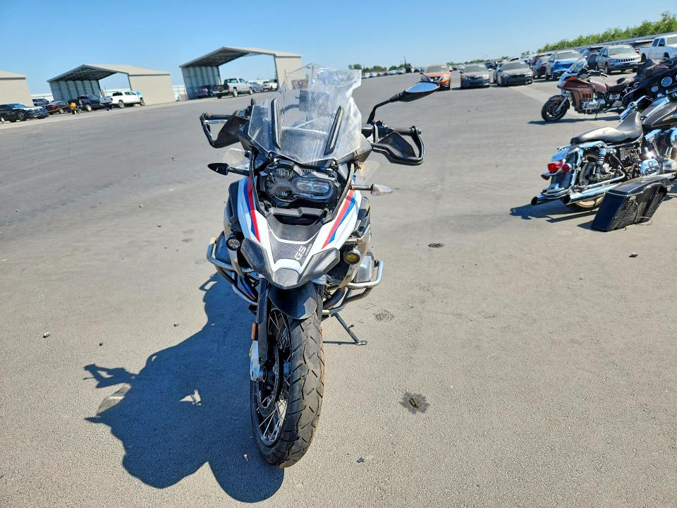2019 BMW VIN WB10J9303KZH99204 COPART salvage auction — FRONT END, Ca - Salvage Certificate, sold $8,200 on 2026-07-09 (photo 2)