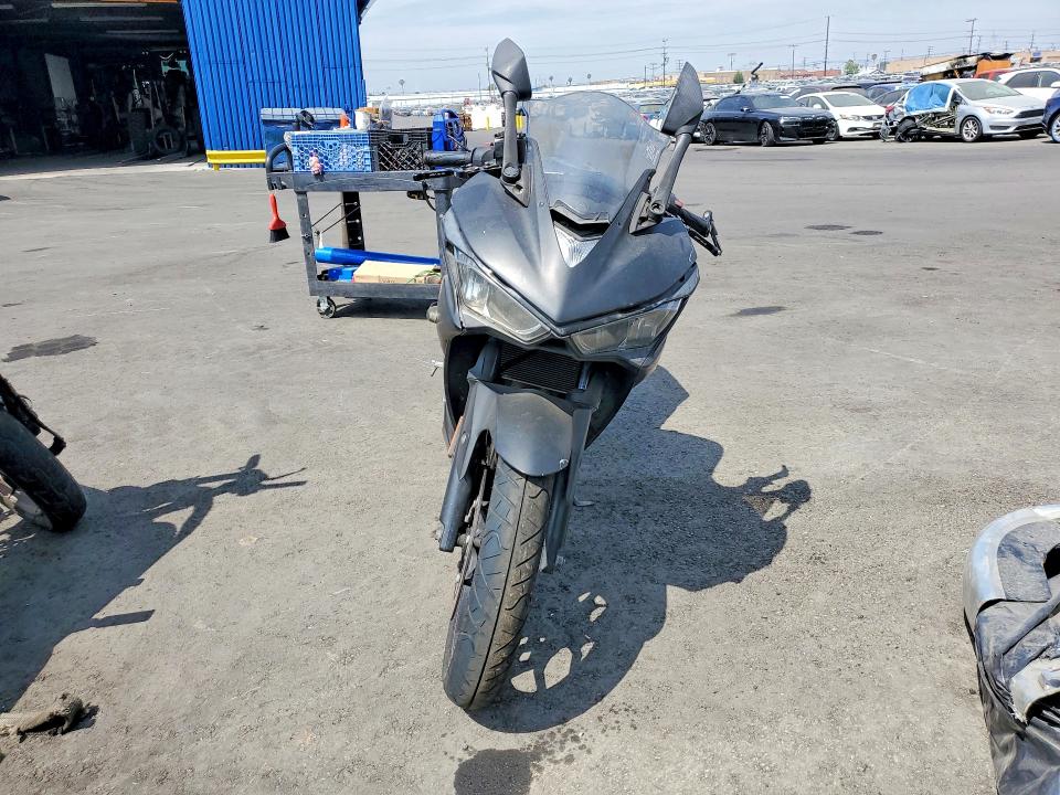 2017 Yamaha VIN MH3RH06Y0HK015452 COPART salvage auction — FRONT END, Ca - Salvage Certificate, sold $1,350 on 2026-07-09 (photo 2)
