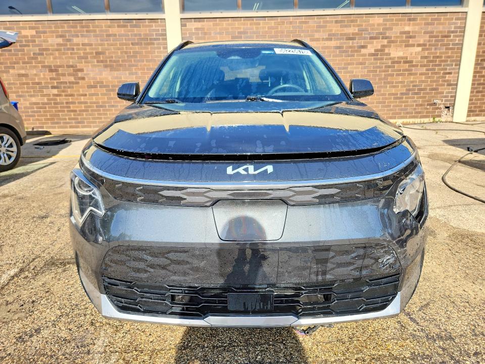 2023 Kia Niro VIN KNDCR3L17P5045295 COPART salvage auction — FRONT END, Il - Salvage Certificate, sold $8,400 on 2026-07-15 (photo 5)