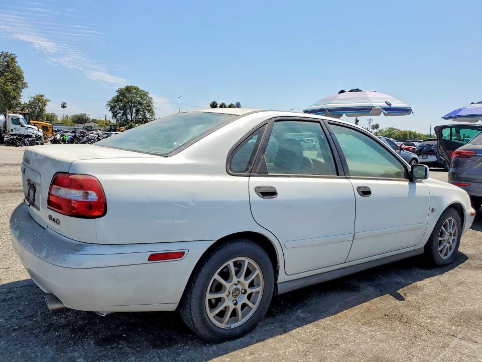 2001 Volvo S40 VIN YV1VS29583F930668 COPART salvage auction — MINOR DENT/SCRATCHES, CA - DIS/DLR/EXP APP FOR DUP CLEAN, sold $275 on 2026-07-10 (photo 3)
