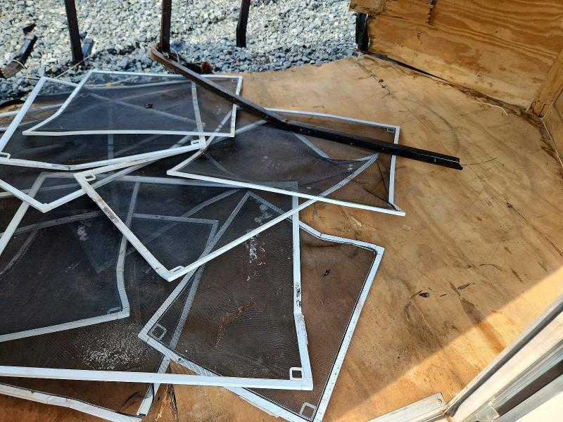2017 Diamond cargo Enclosed cargo VIN 53NBE1216H1047453 COPART salvage auction — ROLLOVER, GA - BILL OF SALE, sold $20 on 2026-10-08 (photo 5)