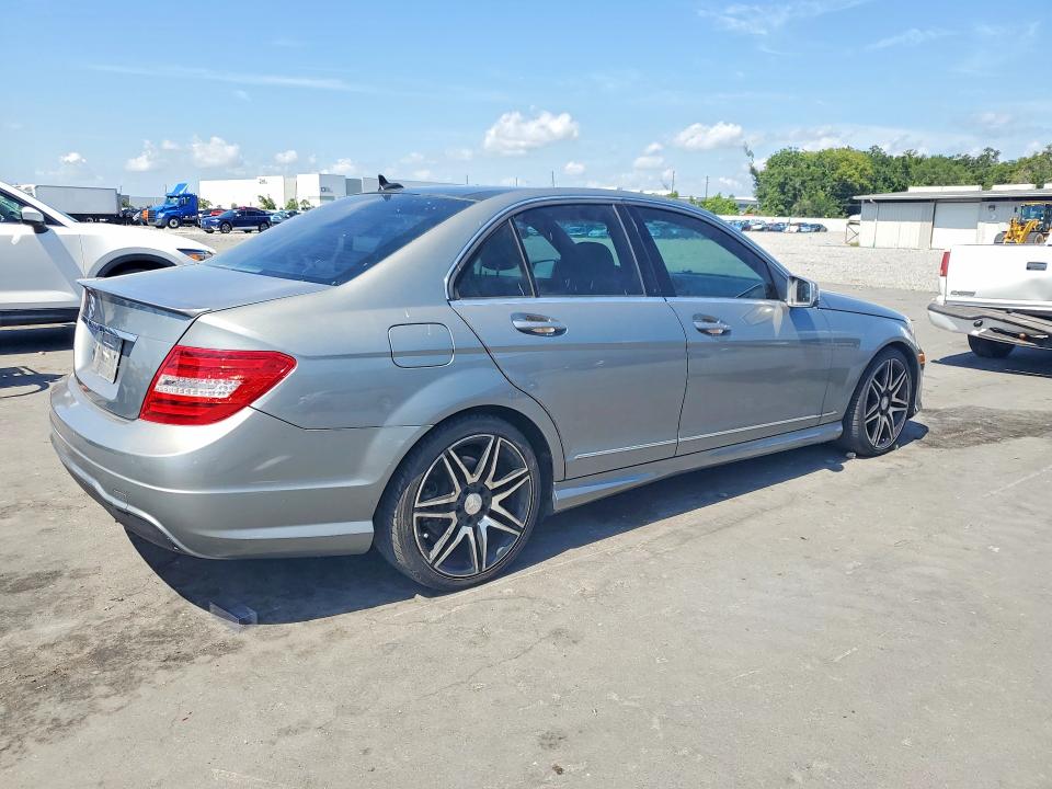 2013 Mercedes-benz C-klasse VIN WDDGF4HB6DR296384 COPART salvage auction — MECHANICAL, Mt - Certificate Of Title, sold $1,000 on 2026-07-13 (photo 3)