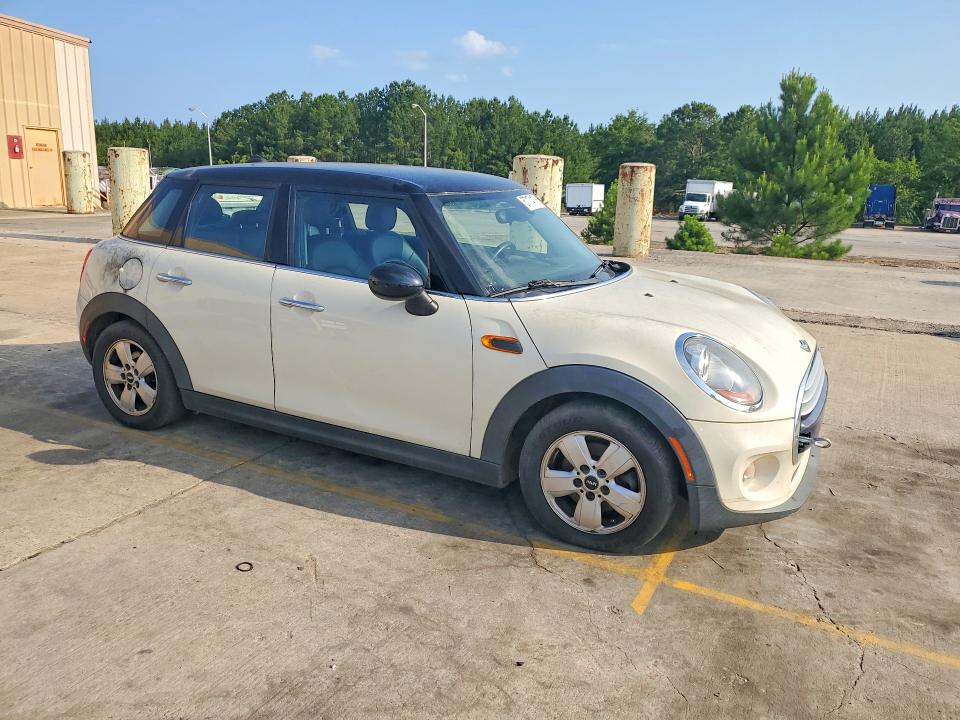 2015 Mini Cooper VIN WMWXS5C5XFT837582 COPART salvage auction — MINOR DENT/SCRATCHES, Ga - Certificate Of Title (P), sold $3,300 on 2026-07-08 (photo 4)