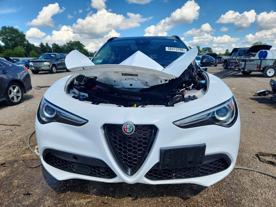 2021 Alfa romeo Stelvio VIN ZASPAKAN2M7D01892 COPART salvage auction — REAR END, Il - Salvage Certificate, sold $3,950 on 2026-08-25 (photo 5)