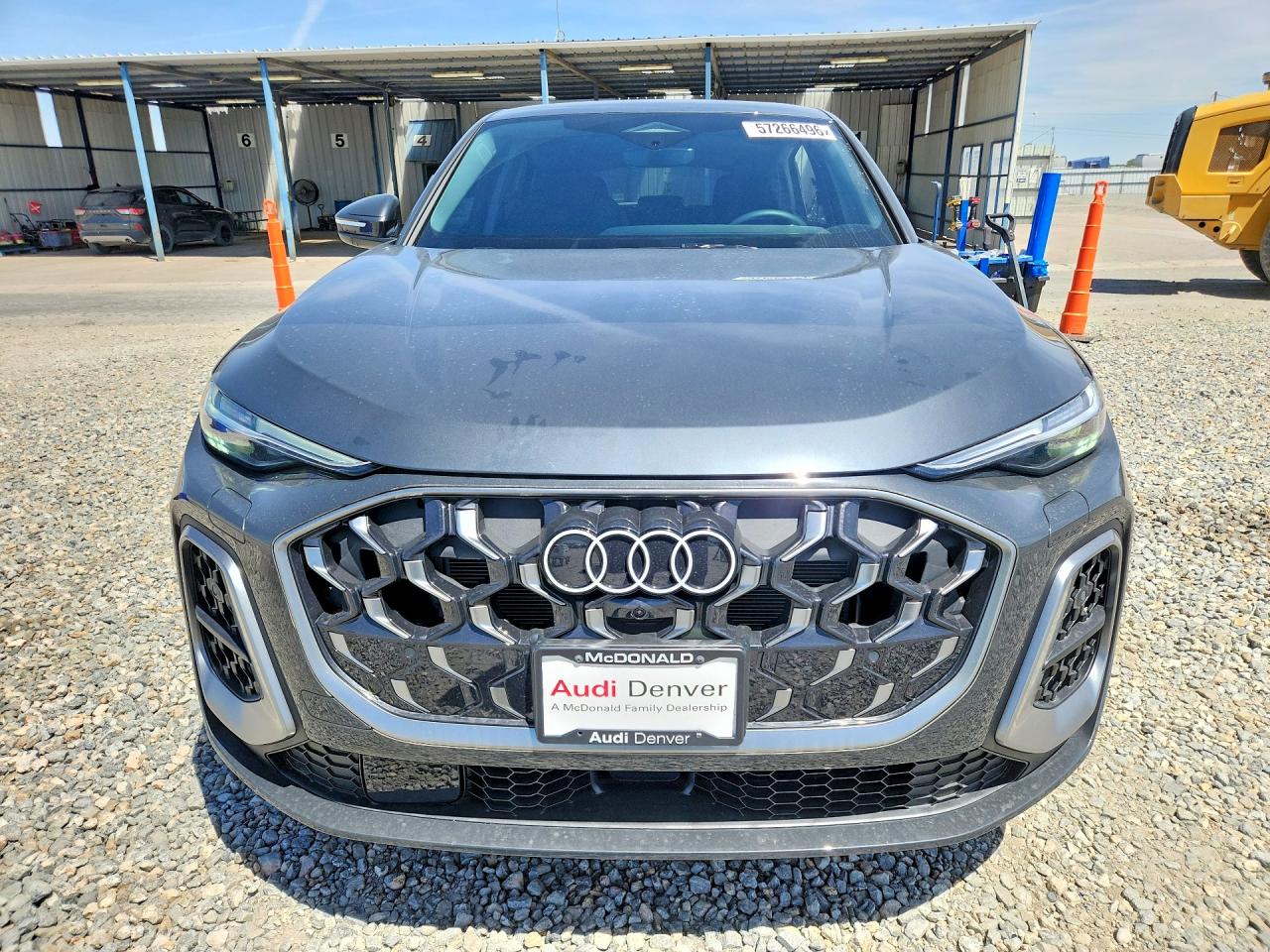 2025 Audi Q5 VIN WA1FAAGU8S2117042 COPART salvage auction — Side, St - Salvage Title, sold $26,750 on 2026-08-20 (photo 5)