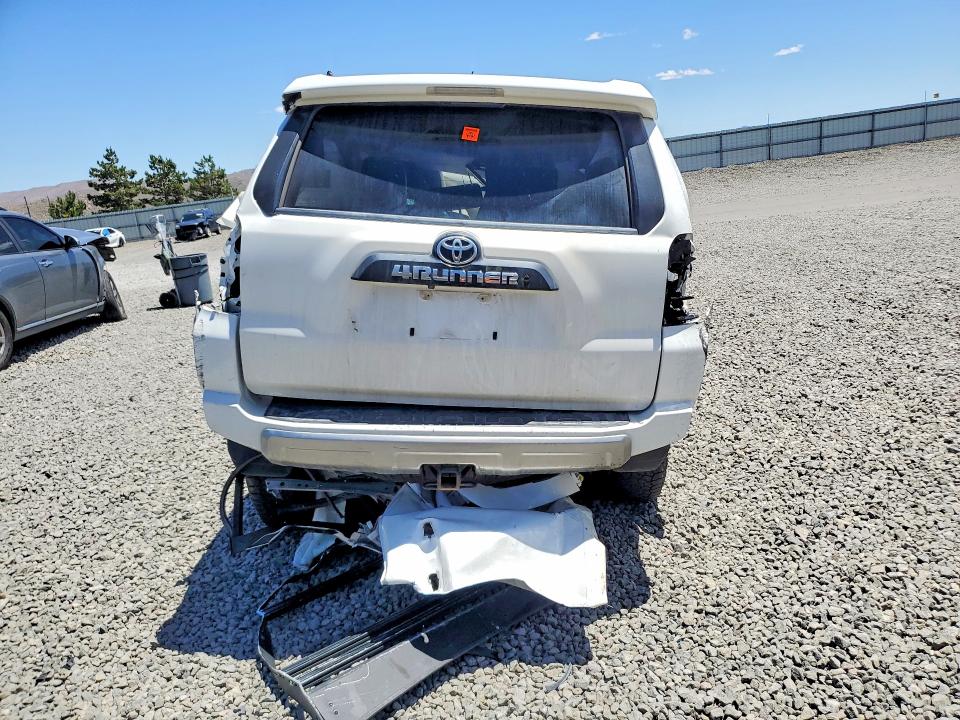 2021 Toyota 4runner VIN JTERU5JR9M5926410 COPART salvage auction — ROLLOVER, Ca - Salvage Certificate, sold $3,850 on 2026-07-30 (photo 6)