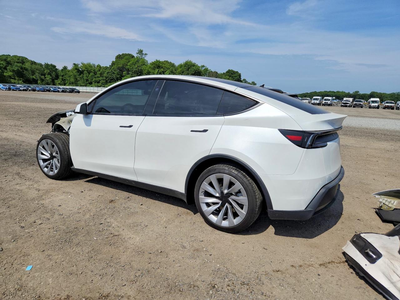 2026 Tesla Model Y VIN 7SAYGDEE9TF397579 COPART salvage auction — Front End, St - Salvage Title, sold $25,500 on 2026-07-08 (photo 2)