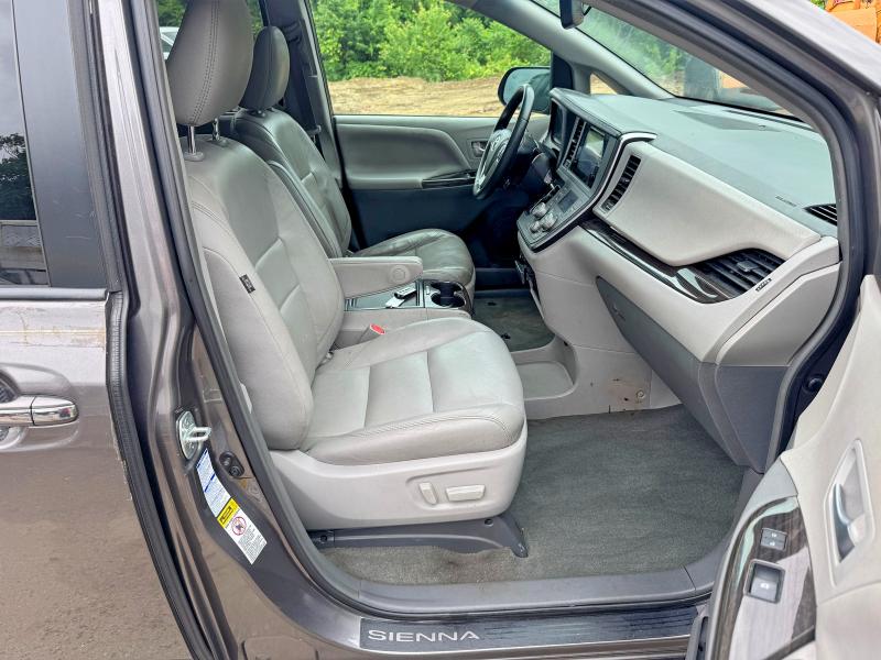 2017 Toyota VIN 5TDDZ3DC2HS167093 COPART salvage auction — NORMAL WEAR, In - Certificate Of Title (P), sold $6,300 on 2026-07-21 (photo 5)
