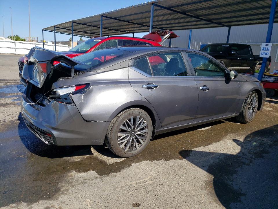 2025 Nissan Altima VIN 1N4BL4DV2SN433361 COPART salvage auction — REAR END, Ca - Non-Repairable Vehicle Cert, sold $5,900 on 2026-07-29 (photo 3)