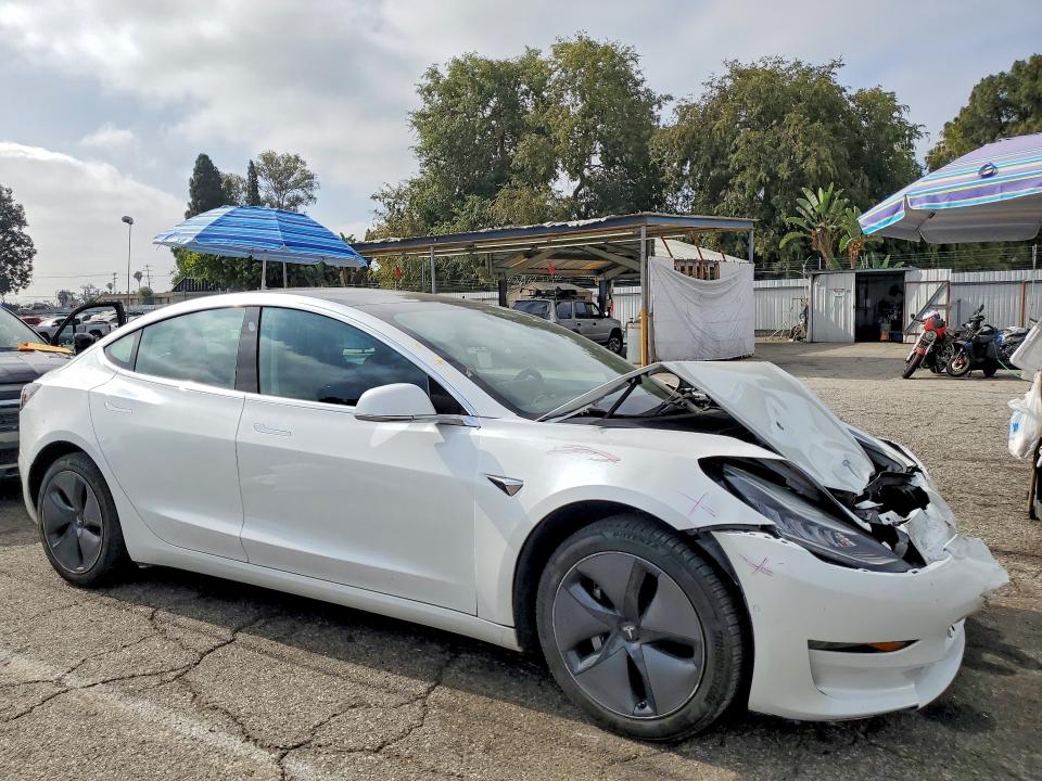 2020 Tesla VIN 5YJ3E1EA3LF660092 COPART salvage auction — FRONT END, CA - SALVAGE CERTIFICATE, sold $5,200 on 2026-07-31 (photo 4)