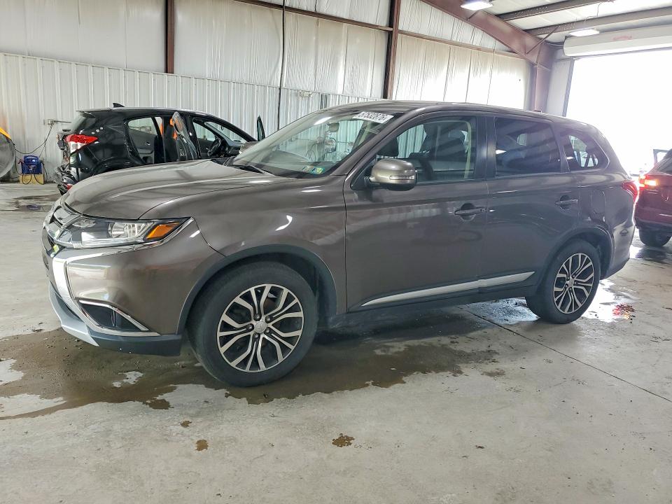 2017 Mitsubishi Outlander VIN JA4AZ3A36HZ051959 COPART salvage auction — NORMAL WEAR, Pa - Cert Of Title (P), sold $4,100 on 2026-07-29 (photo 1)