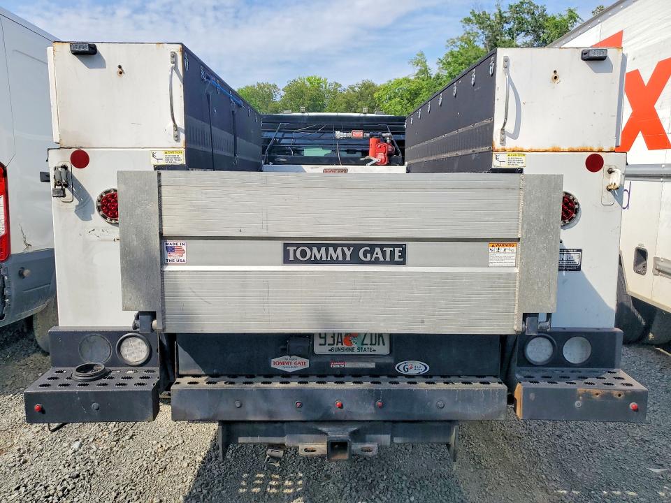 2021 Ford VIN 1FD0W4HN7MED57220 COPART salvage auction — MINOR DENT/SCRATCHES, FL - CERTIFICATE OF TITLE, sold $5,300 on 2026-07-28 (photo 6)