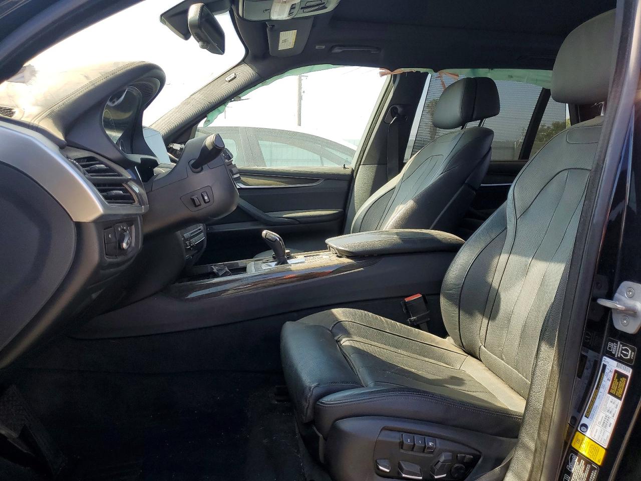 2015 BMW X5 VIN 5UXKR6C59F0J74939 COPART salvage auction — Rear End, CA - DIS/DLR/EXP ONLY CLEAN TITLE, sold $3,300 on 2026-09-11 (photo 7)