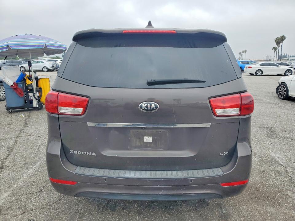 2015 Kia SEDONA VIN KNDMB5C16F6027996 COPART salvage auction — FRONT END, CA - LIEN PAPERS-CLEAN OR AC, sold $775 on 2026-07-24 (photo 6)