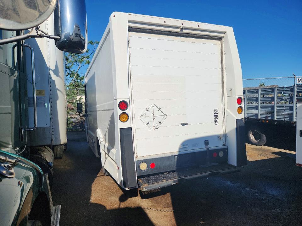 2013 Isuzu Npr hd VIN JALB4T173D7W01327 COPART salvage auction — MECHANICAL, OH - CERTIFICATE OF TITLE, sold $125 on 2026-07-09 (photo 2)