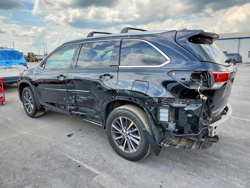 2017 Toyota Highlander VIN 5TDJZRFH4HS400177 COPART salvage auction — SIDE, OK - CERT OF TITLE-SALVAGE, sold $6,000 on 2026-07-29 (photo 2)