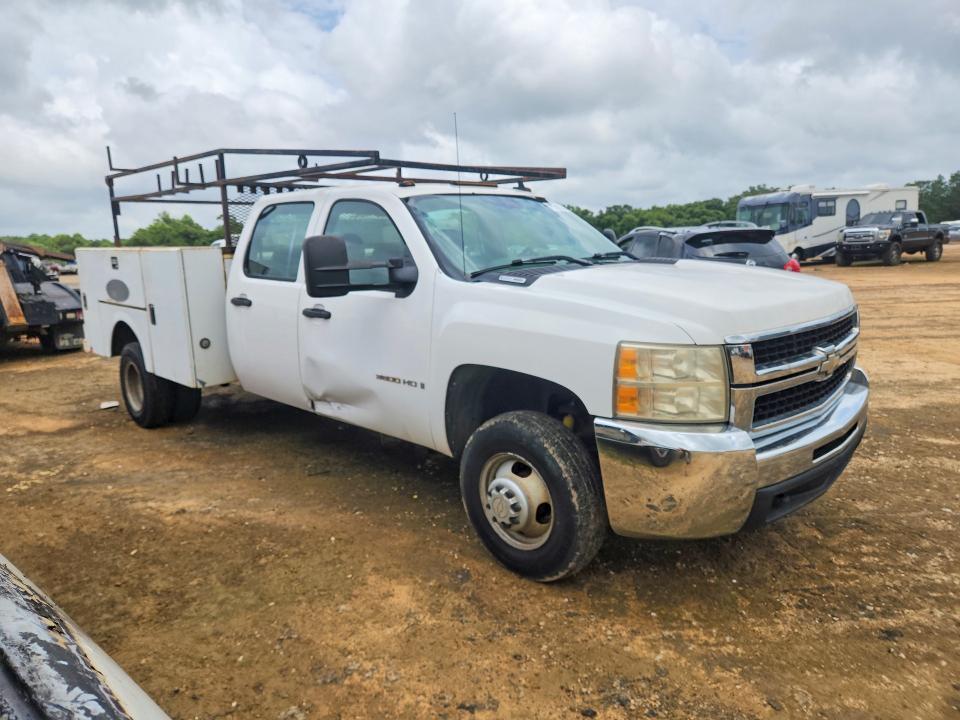 2007 Chevrolet Silverado 3500 VIN 1GBJC33687F553665 COPART salvage auction — NORMAL WEAR, FL - CERTIFICATE OF TITLE, sold $3,000 on 2026-07-08 (photo 4)