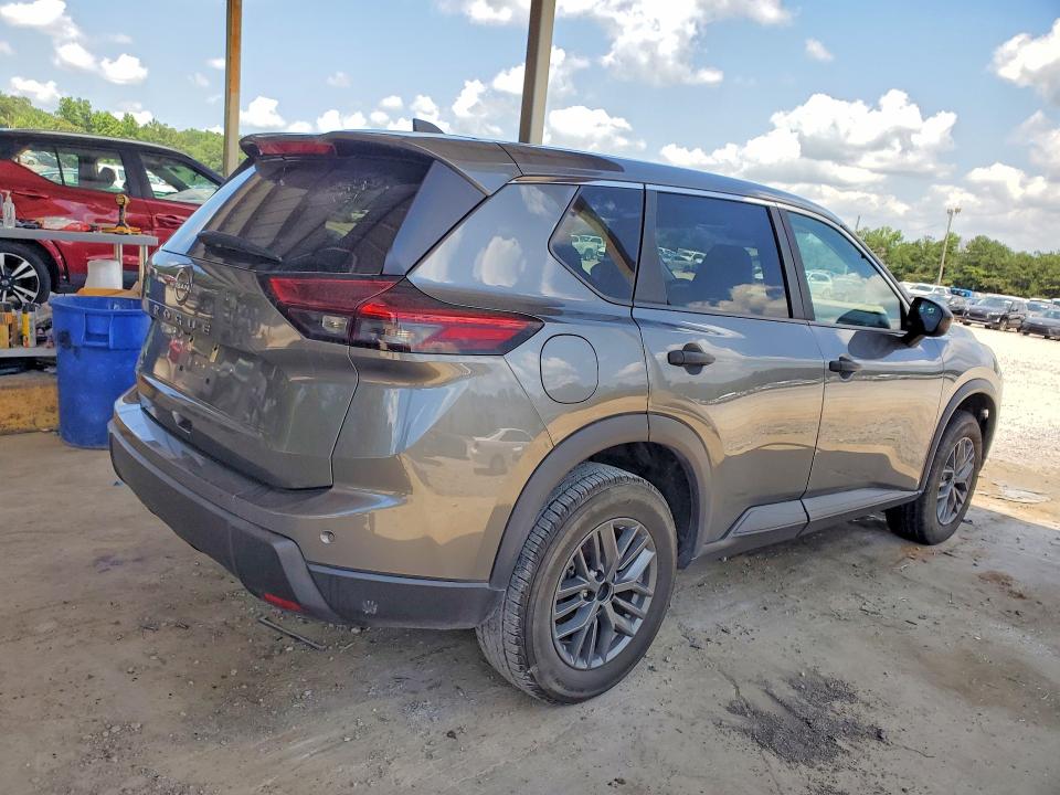 2024 Nissan Rogue sport VIN 5N1BT3AAXRC673443 COPART salvage auction — MECHANICAL, FL - CERTIFICATE OF TITLE, sold $8,600 on 2026-07-22 (photo 3)
