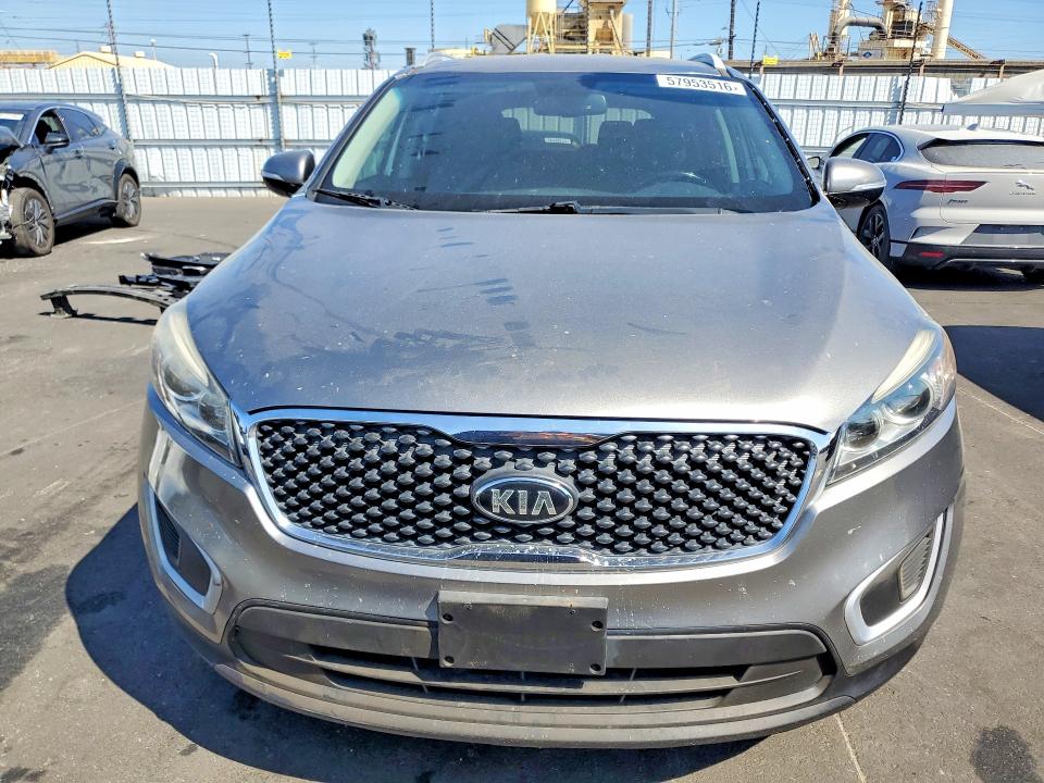 2016 Kia Sorento VIN 5XYPG4A54GG160379 COPART salvage auction — MECHANICAL, Ca - Dis/Dlr/Exp Only Clean Title, sold $1,300 on 2026-07-08 (photo 5)
