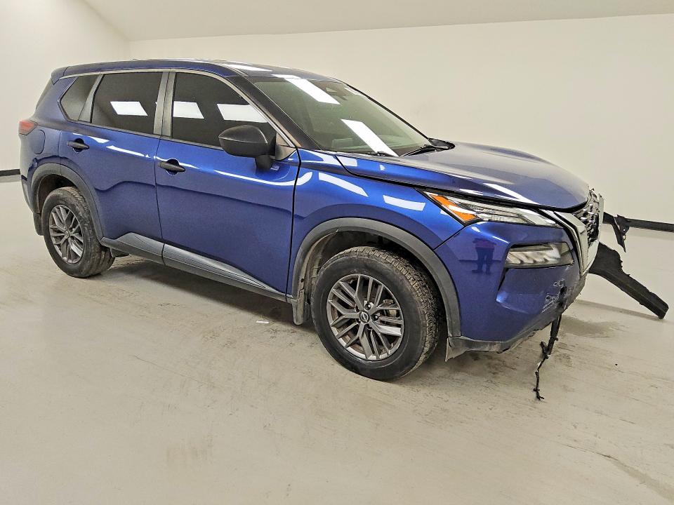 2023 Nissan Rogue sport VIN JN8BT3AA3PW409680 COPART salvage auction — MECHANICAL, CA - CERTIFICATE OF TITLE, sold $4,550 on 2026-07-23 (photo 4)