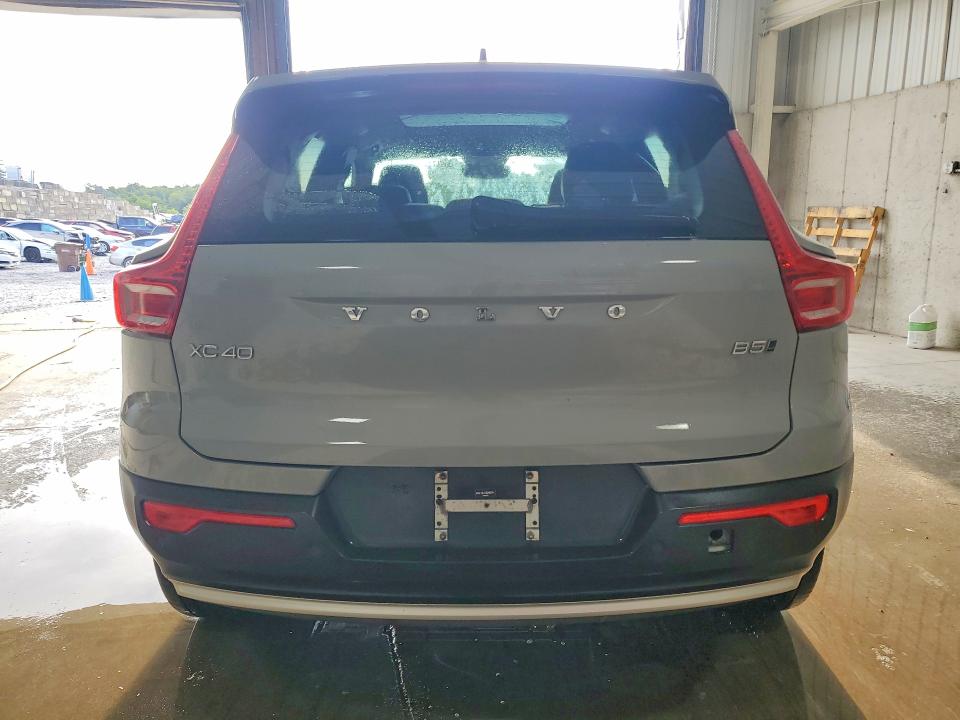 2025 Volvo XC40 VIN YV4L12UJ7S2465341 COPART salvage auction — Front End, CA - CERTIFICATE OF TITLE, sold $8,700 on 2026-07-07 (photo 6)