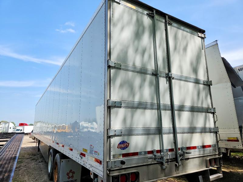 2025 Utility trailer mfg VIN 1UYVS2537S6353707 COPART salvage auction — NORMAL WEAR, AZ - CERT OF TITLE - SALVAGE, sold $1,250 on 2026-07-09 (photo 3)