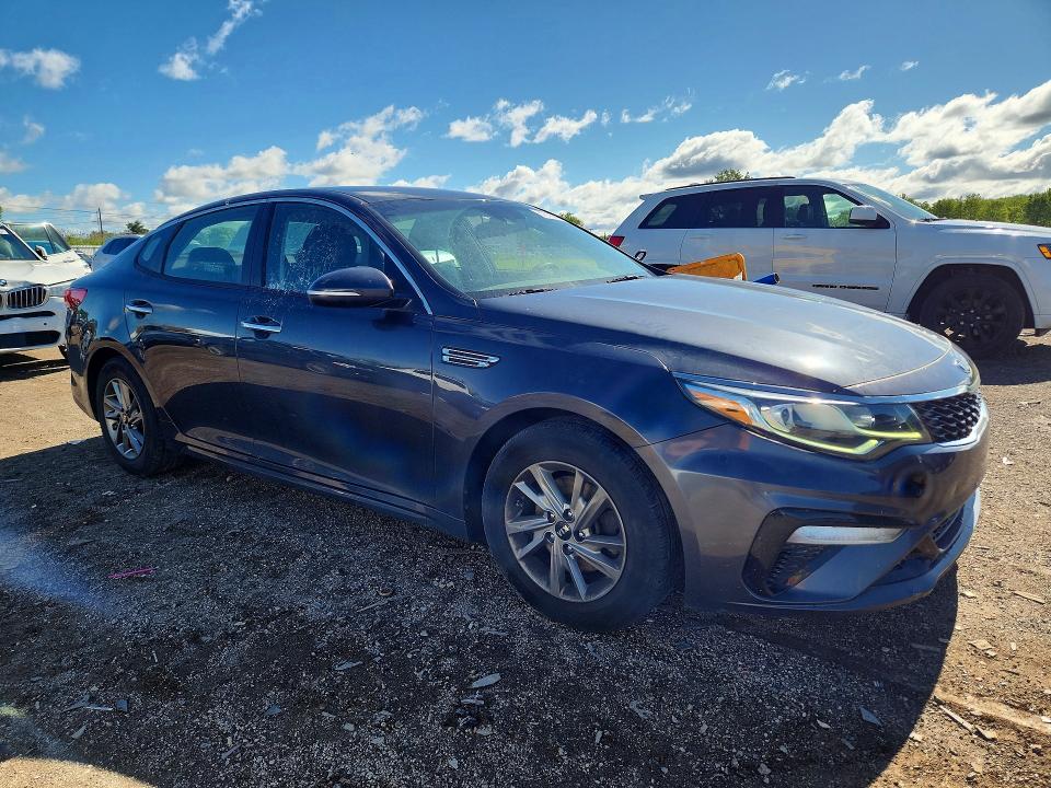 2019 Kia Optima VIN 5XXGT4L32KG329884 COPART salvage auction — VANDALISM, OH - CERT OF TITLE-SALVAGE, sold $825 on 2026-07-02 (photo 4)