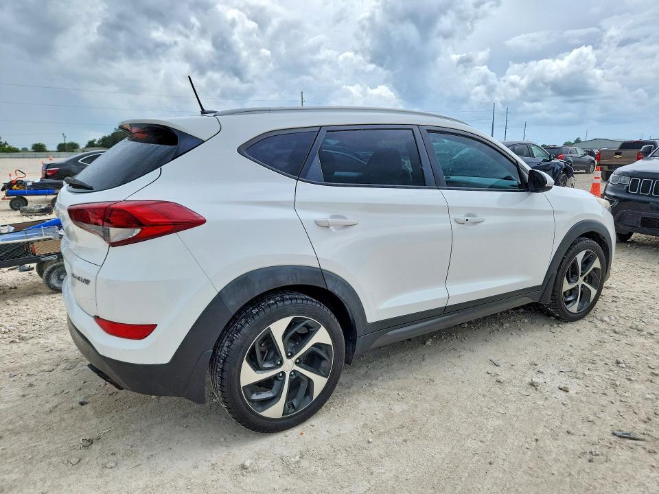 2016 Hyundai Tucson VIN KM8J33A20GU069010 COPART salvage auction — MECHANICAL, TX - CERTIFICATE OF TITLE, sold $1,350 on 2026-07-02 (photo 3)