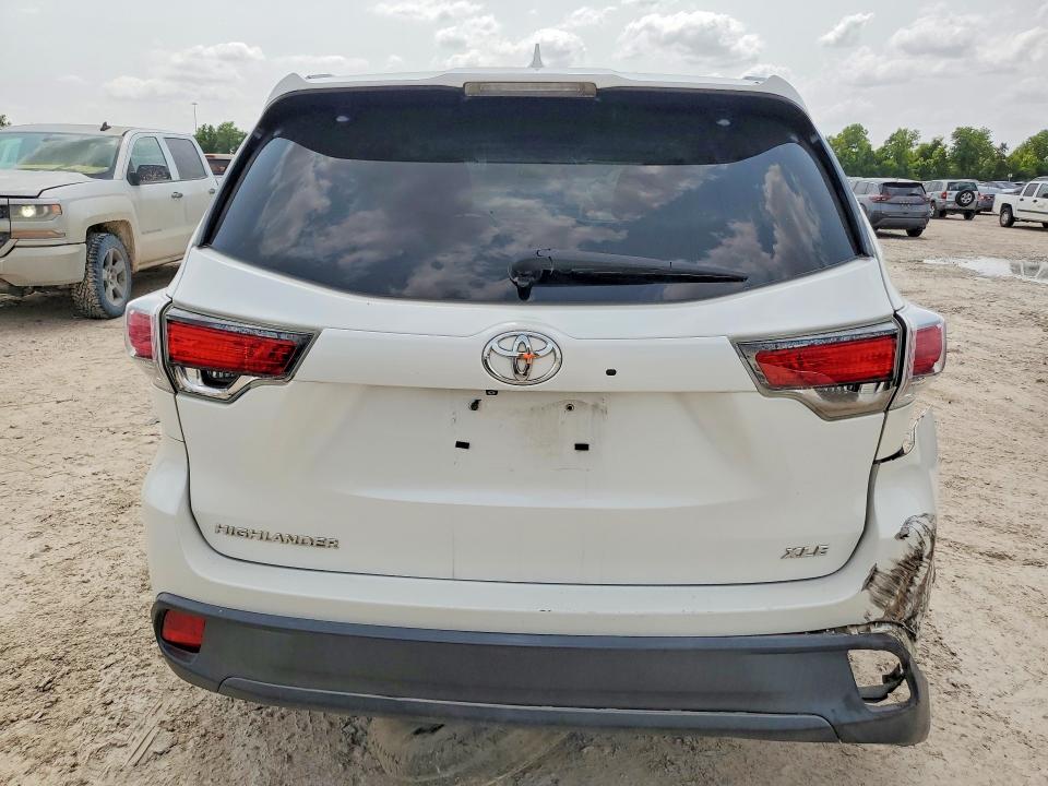 2014 Toyota Highlander VIN 5TDKKRFH6ES020715 COPART salvage auction — REAR END, Tx - Salvage Vehicle Title, sold $5,800 on 2026-07-31 (photo 6)