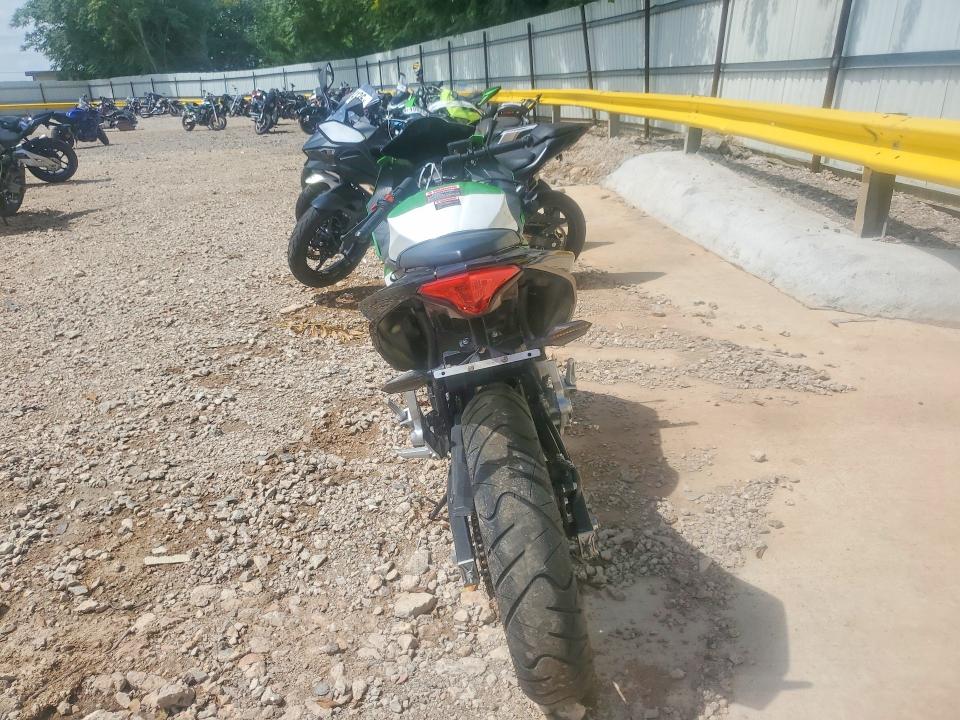 2024 Vict Titan VIN H0DPBFGA5RX083020 COPART salvage auction — SIDE, OK - CERT OF TITLE-SALVAGE, sold $400 on 2026-07-30 (photo 4)
