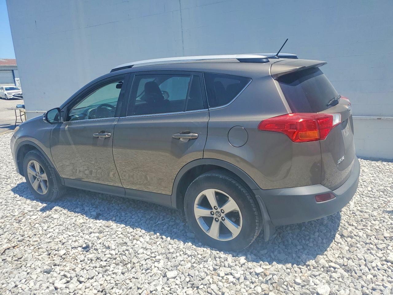 2015 Toyota RAV4 VIN 2T3RFREV2FW243229 COPART salvage auction — Minor Dent/Scratches, OH - CERT OF TITLE-REPOSSESSION, sold $5,800 on 2026-07-09 (photo 2)