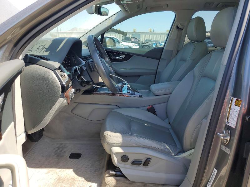 2017 Audi Q7 VIN WA1VAAF76HD007837 COPART salvage auction — MINOR DENT/SCRATCHES, FL - DIS/DLR/EXP ONLY CLEAN TITLE, sold $5,400 on 2026-07-27 (photo 7)