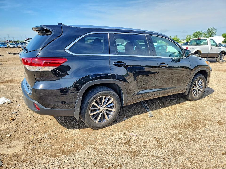 2018 Toyota Highlander VIN 5TDJZRFH8JS546040 COPART salvage auction — SIDE, Il - Salvage Certificate, sold $13,300 on 2026-07-16 (photo 3)