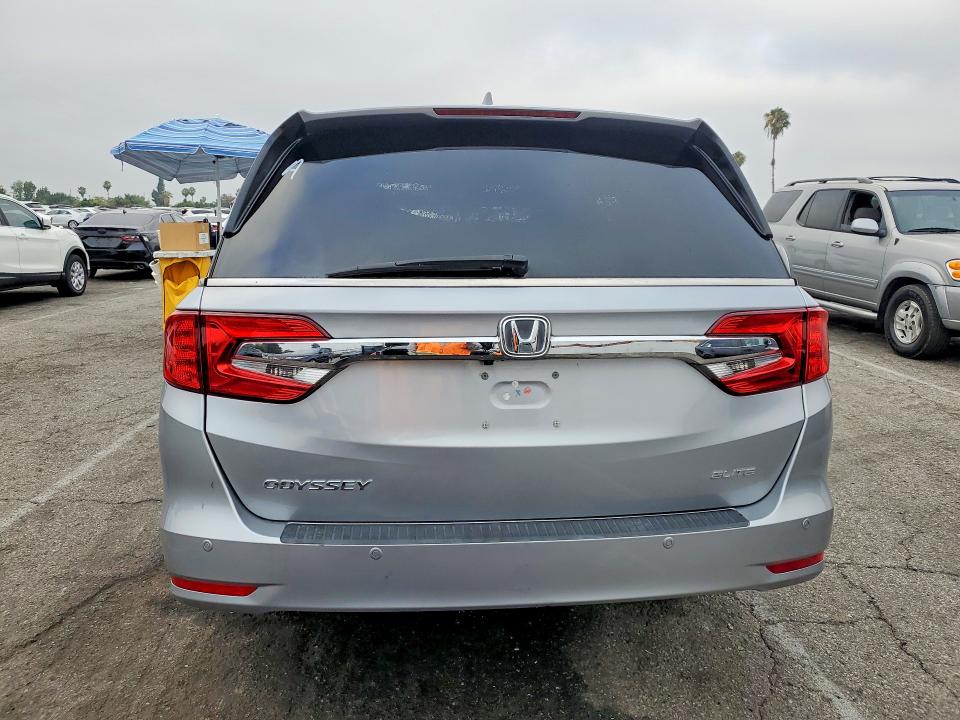 2018 Honda Odyssey VIN 5FNRL6H98JB010430 COPART salvage auction — BURN, Mi - Dis/Dlr/Exp Only Salvage Title, sold $60 on 2026-07-10 (photo 6)