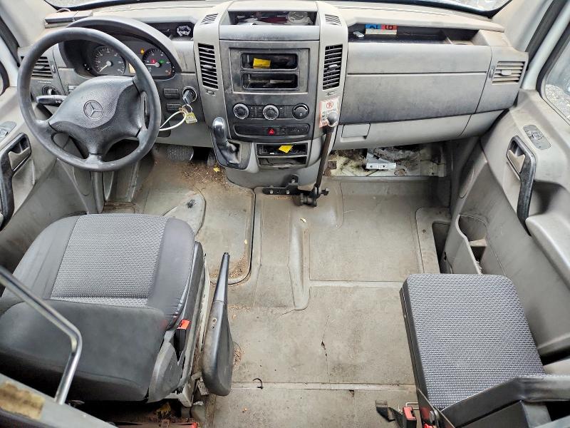 2012 Mercedes-benz Sprinter VIN WD3PE8CB2C5699984 COPART salvage auction — NORMAL WEAR, NJ - CERTIFICATE OF TITLE, sold $350 on 2026-07-16 (photo 8)