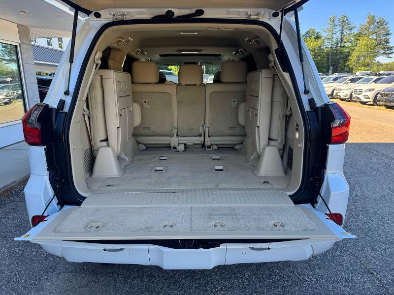 2016 Lexus Lx 570 VIN JTJHY7AX3G4213685 COPART salvage auction — MINOR DENT/SCRATCHES, MA - CERTIFICATE OF TITLE (P), sold $49,000 on 2026-07-11 (photo 7)