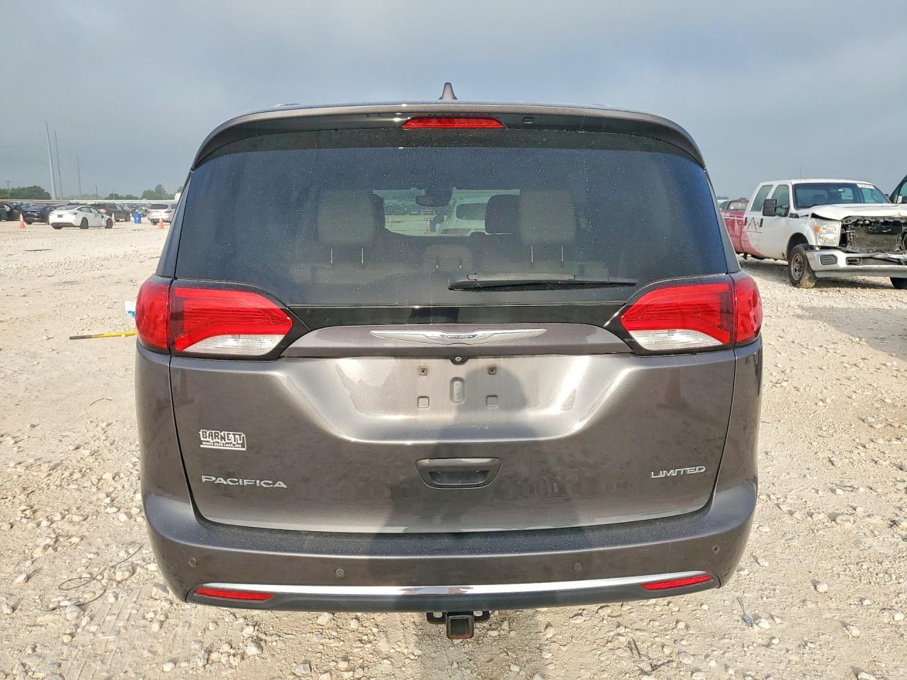2017 Chrysler Pacifica VIN 2C4RC1GG3HR585732 COPART salvage auction — Mechanical, TX - SALVAGE VEHICLE TITLE, sold $2,850 on 2026-07-09 (photo 6)